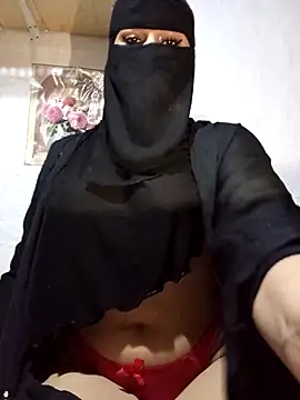 Snapshot of -Batta- chatting on 02/13/26, 02:35 -Batta- online show from 02/13/26, 02:35