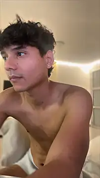 Snapshot of OnlyTyroone chatting on 03/21/26, 09:40 OnlyTyroone online show from 03/21/26, 09:40