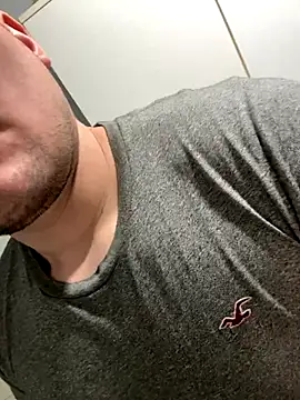 Snapshot of CharlyAlfa22 chatting on 12/16/25, 11:10 CharlyAlfa22 online show from 12/16/25, 11:10