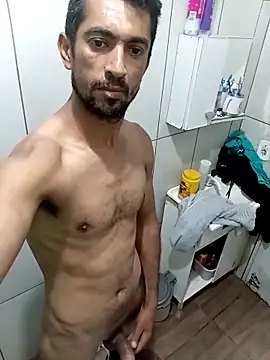 Snapshot of Luizc349 chatting on 12/15/25, 06:23 Luizc349 online show from 12/15/25, 06:23