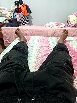 Snapshot of Luizc349 chatting on 12/16/25, 02:55 Luizc349 online show from 12/16/25, 02:55