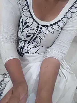 Snapshot of Riya_rani8 chatting on 04/02/26, 05:43 Riya rani8 online show from 04/02/26, 05:43