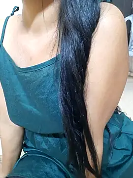 Snapshot of Riya_rani8 chatting on 04/18/26, 07:18 Riya rani8 online show from 04/18/26, 07:18