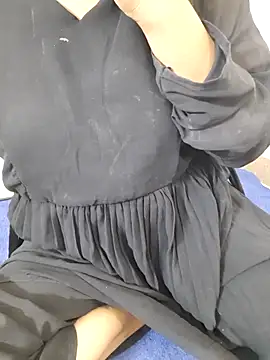 Snapshot of Riya_rani8 chatting on 04/21/26, 05:06 Riya rani8 online show from 04/21/26, 05:06