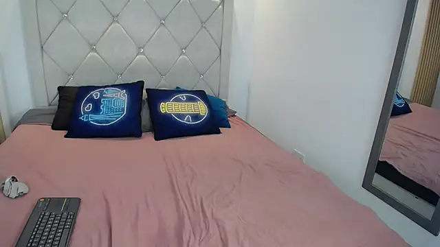 Snapshot of Kat_Cute chatting on 04/25/26, 03:31 Kat Cute online show from 04/25/26, 03:31