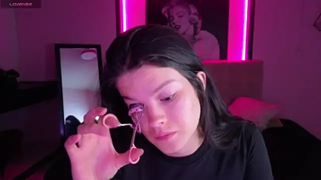 Sara valderrama  online show from 02/12/26, 11:49