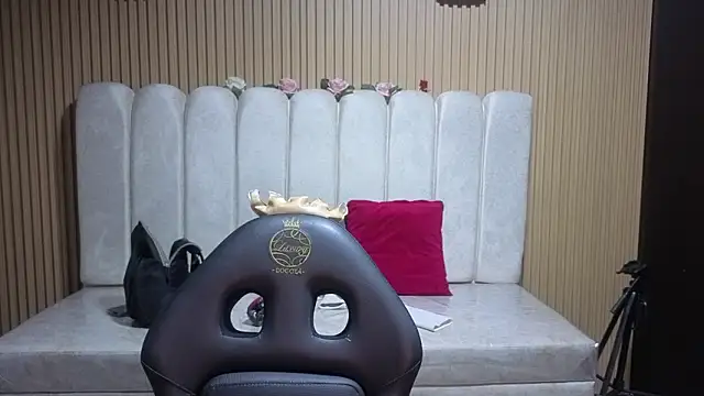 Sara valderrama  online show from 02/23/26, 12:57