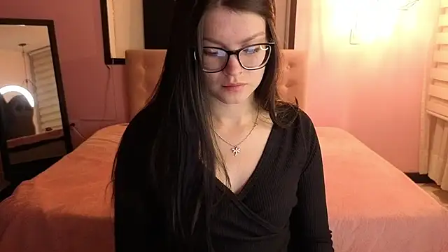 Snapshot of Sara_valderrama_ chatting on 06/11/26, 12:36 Sara valderrama online show from 06/11/26, 12:36