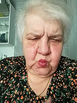 HapinessLovee online show from 05/04/26, 10:44