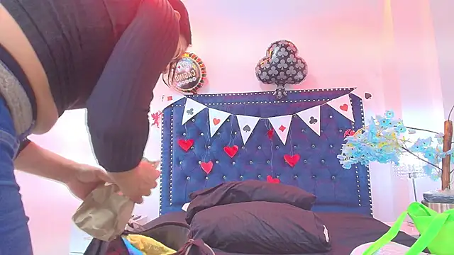 Snapshot of Velora_nigth chatting on 02/18/26, 12:01 Velora nigth online show from 02/18/26, 12:01