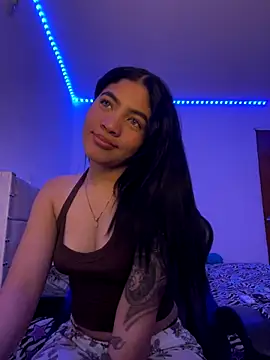 Snapshot of ashley_jones94 chatting on 12/14/25, 02:17 ashley jones94 online show from 12/14/25, 02:17