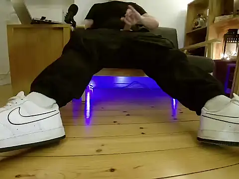 Snapshot of jonas_camboy chatting on 12/16/25, 05:40 jonas camboy online show from 12/16/25, 05:40