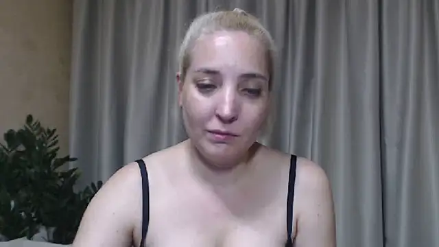Snapshot of sweetpussy chatting on 07/01/26, 05:23 sweetpussy online show from 07/01/26, 05:23