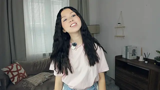 LonaLongsdorf online show from 01/11/26, 08:08