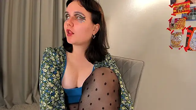 Snapshot of TracyLilith chatting on 12/13/25, 07:53 TracyLilith online show from 12/13/25, 07:53