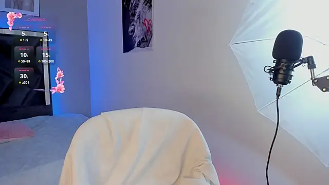 Snapshot of miajonesblowjob chatting on 03/16/26, 12:20 miajonesblowjob online show from 03/16/26, 12:20