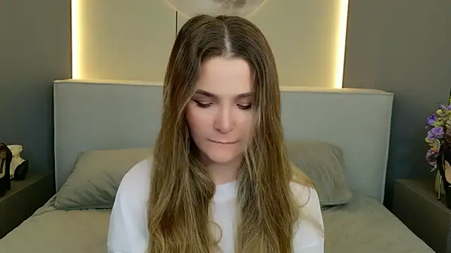 Lina Sinerz online show from 04/13/26, 08:25