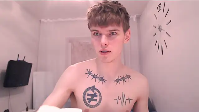 Snapshot of Fredd_Xanders chatting on 05/13/26, 04:48 Fredd Xanders online show from 05/13/26, 04:48