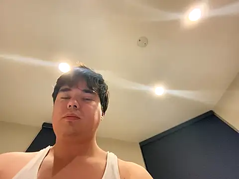 Snapshot of phantom898983 chatting on 12/05/25, 03:26 phantom898983 online show from 12/05/25, 03:26