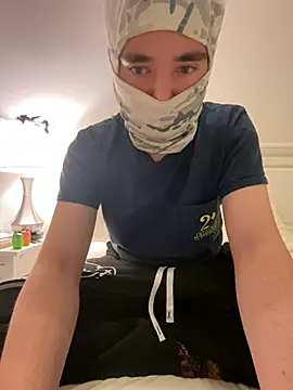 phantom898983 online show from 04/18/26, 07:23