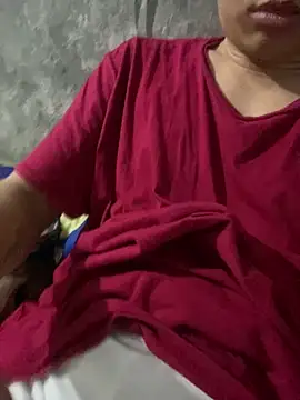 Snapshot of Sky1234- chatting on 12/20/25, 03:41 Sky1234- online show from 12/20/25, 03:41