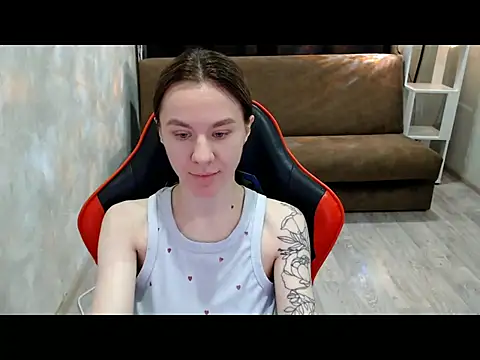 Snapshot of MiaBun1 chatting on 12/19/25, 02:51 MiaBun1 online show from 12/19/25, 02:51