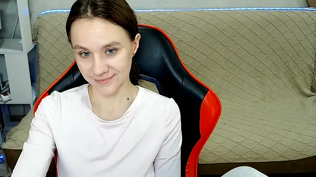 Snapshot of MiaBun1 chatting on 01/16/26, 02:48 MiaBun1 online show from 01/16/26, 02:48