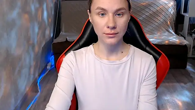 Snapshot of MiaBun1 chatting on 03/18/26, 04:04 MiaBun1 online show from 03/18/26, 04:04