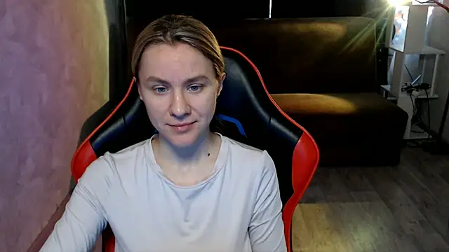 Snapshot of MiaBun1 chatting on 04/06/26, 02:53 MiaBun1 online show from 04/06/26, 02:53