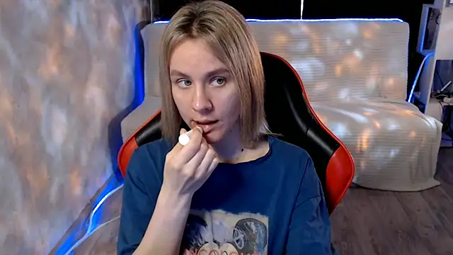 Snapshot of MiaBun1 chatting on 04/10/26, 03:45 MiaBun1 online show from 04/10/26, 03:45