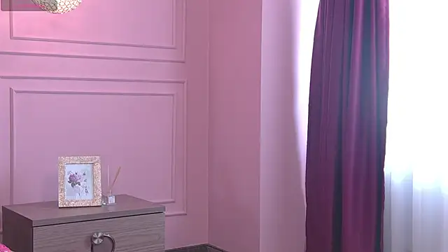 Snapshot of KendallVelvet chatting on 04/23/26, 12:29 KendallVelvet online show from 04/23/26, 12:29