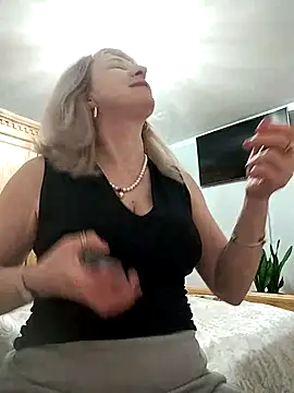 AhlyssaLove1155 online show from 02/09/26, 07:18