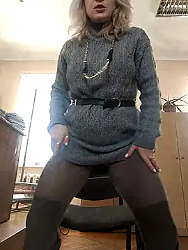 AhlyssaLove1155 online show from 02/16/26, 10:22