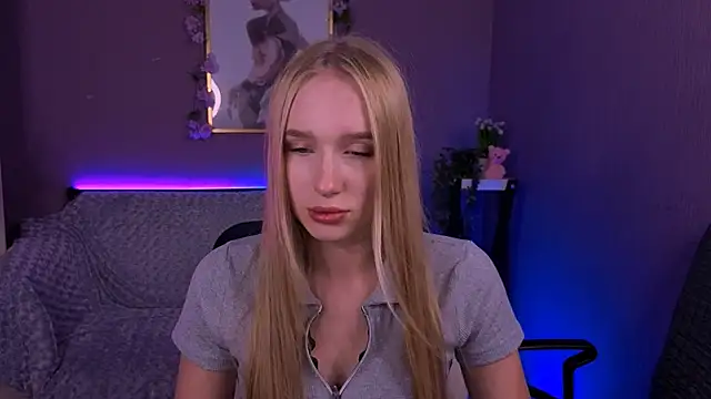 Snapshot of effysosweet chatting on 02/18/26, 01:45 effysosweet online show from 02/18/26, 01:45