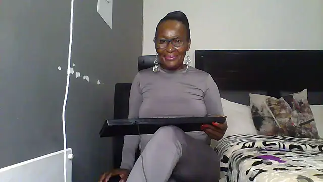 Snapshot of hotgrannxxx58 chatting on 07/15/26, 10:48 hotgrannxxx58 online show from 07/15/26, 10:48