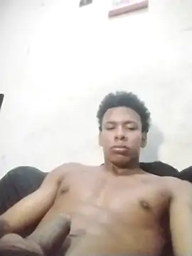 Snapshot of latinboi_sexy chatting on 12/15/25, 03:27 latinboi sexy online show from 12/15/25, 03:27