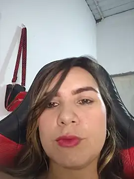 Snapshot of Charlott_smi chatting on 07/03/26, 04:57 Charlott smi online show from 07/03/26, 04:57