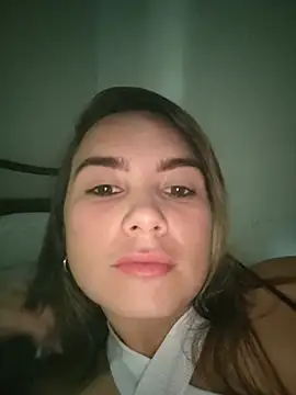 Snapshot of Charlott_smi chatting on 07/10/26, 05:04 Charlott smi online show from 07/10/26, 05:04