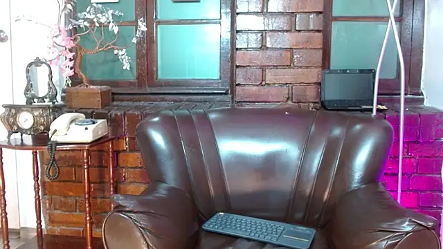 Sue Sparkle online show from 12/19/25, 07:10