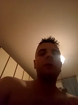 Snapshot of HootedSnow chatting on 05/15/26, 01:34 HootedSnow online show from 05/15/26, 01:34