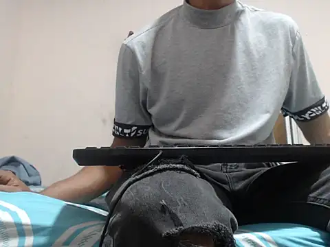 Snapshot of Santy_horny_boy chatting on 12/14/25, 10:36 Santy horny boy online show from 12/14/25, 10:36