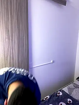 Goldenknight33 online show from 12/17/25, 05:08