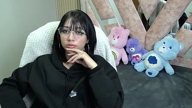 Snapshot of sissy_nina chatting on 12/14/25, 03:34 sissy nina online show from 12/14/25, 03:34