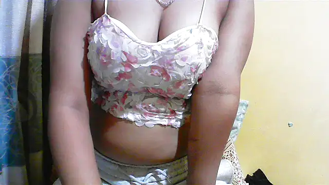Snapshot of begum_nepal chatting on 04/09/26, 04:34 begum nepal online show from 04/09/26, 04:34