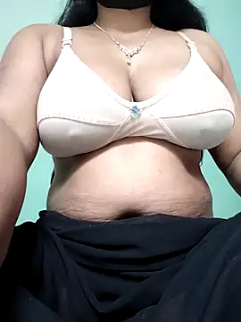 Uma-2 online show from 12/23/25, 04:32