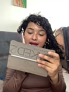 ladulcemary  online show from 04/04/26, 07:11