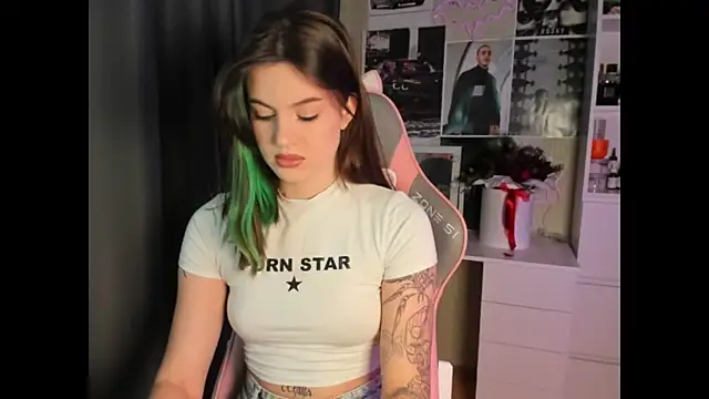 NikkieKitty online show from 01/12/26, 11:59