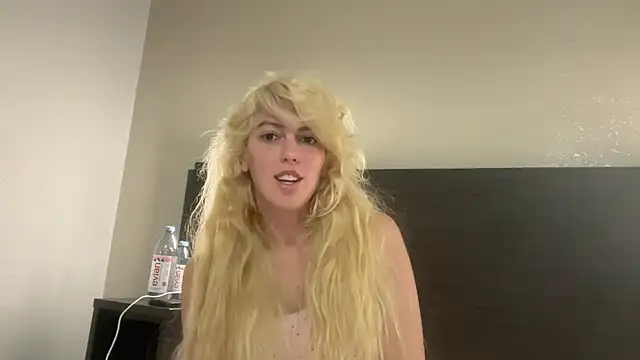 Snapshot of CelestialRuby chatting on 01/05/25, 06:24 CelestialRuby online show from 01/05/25, 06:24