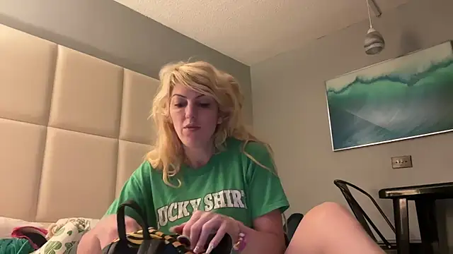 Snapshot of CelestialRuby chatting on 02/05/25, 08:04 CelestialRuby online show from 02/05/25, 08:04