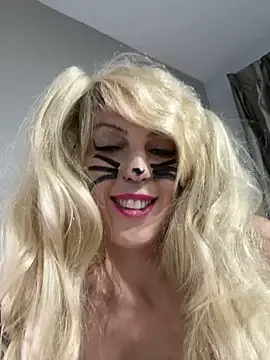 Snapshot of CelestialRuby chatting on 02/20/25, 01:14 CelestialRuby online show from 02/20/25, 01:14